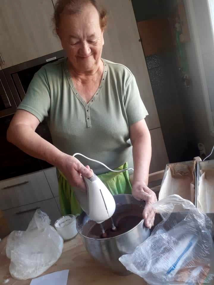 407916105_736540845178802_6061309860656080320_n_edytowano Panie Marysia i Danusia - seniorki wolontariuszki