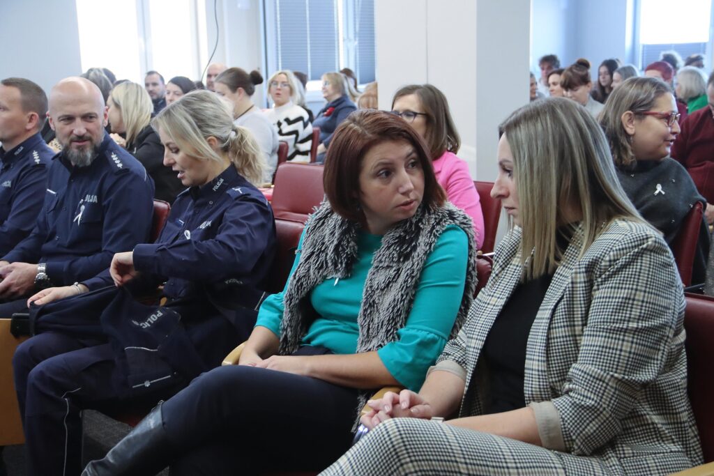 9-Copy-1024x683 Kampania „Biała Wstążka” w Tarnowie pod hasłem „Pomoc dziecku krzywdzonemu”