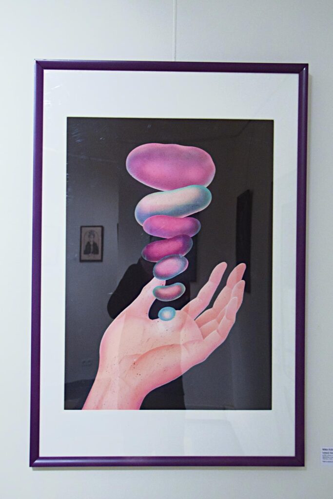 DSC_0814_edytowano-Copy-683x1024 Wystawa grafik i ilustracji pt. ,,Doliny Fal” autorstwa Niki Fleszar