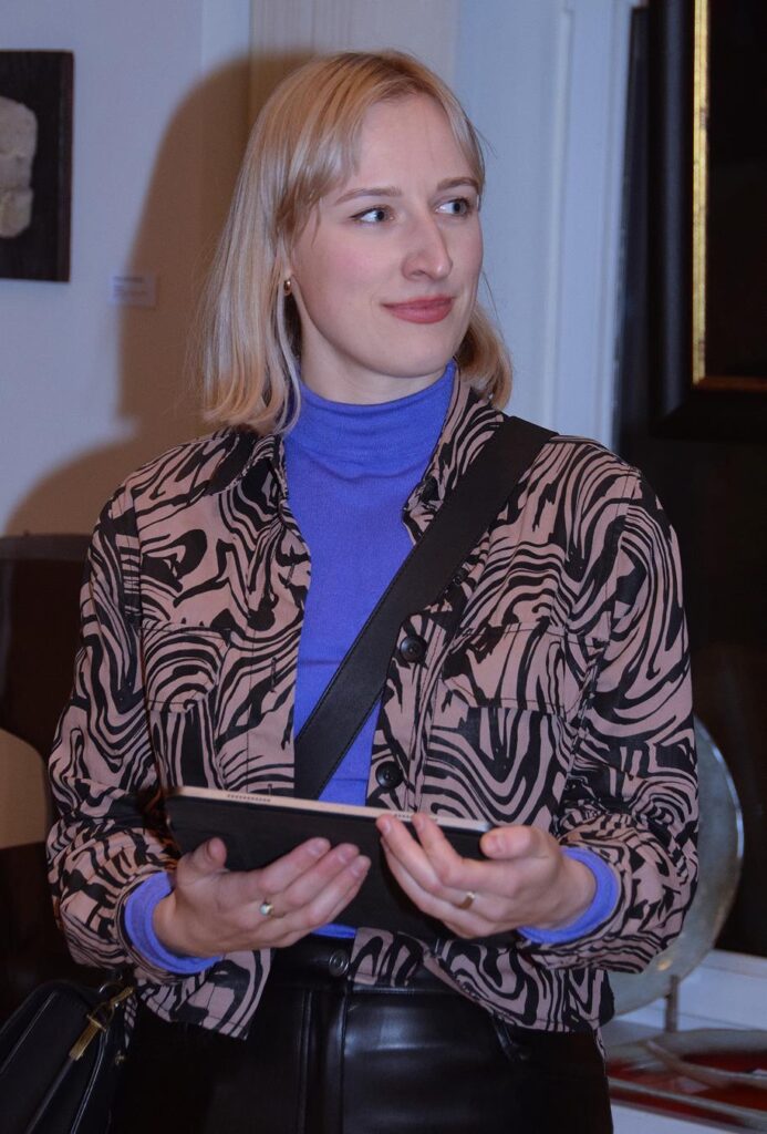 DSC_0848_edytowano-Copy-693x1024 Wystawa grafik i ilustracji pt. ,,Doliny Fal” autorstwa Niki Fleszar