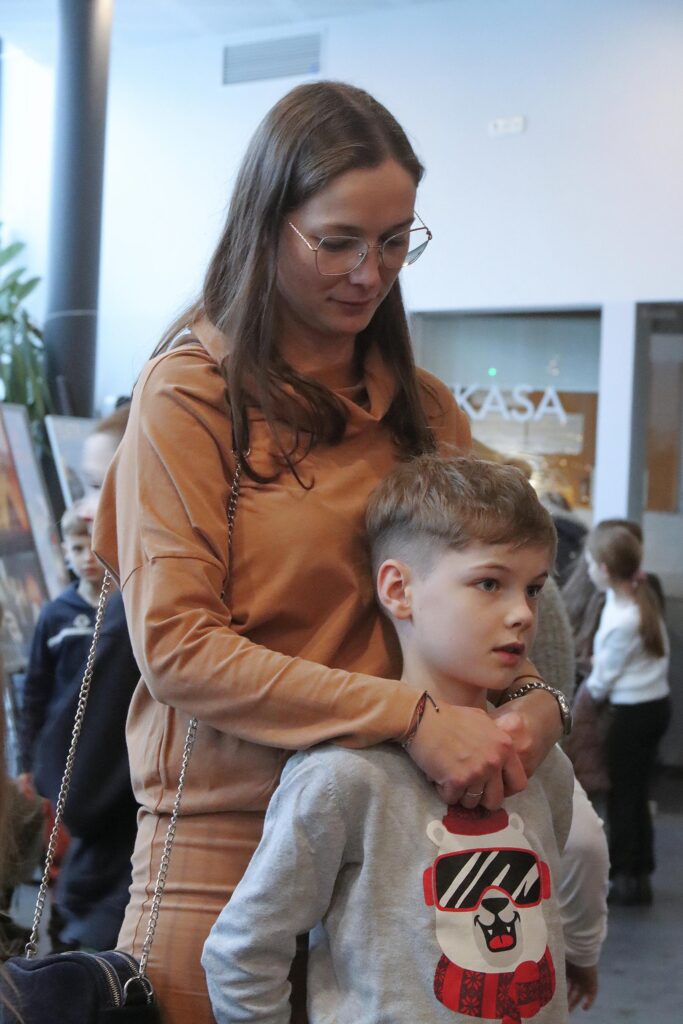 IMG_9310_edytowano-Copy-683x1024 Wernisaż wystawy „Historie świetlne” oraz happening