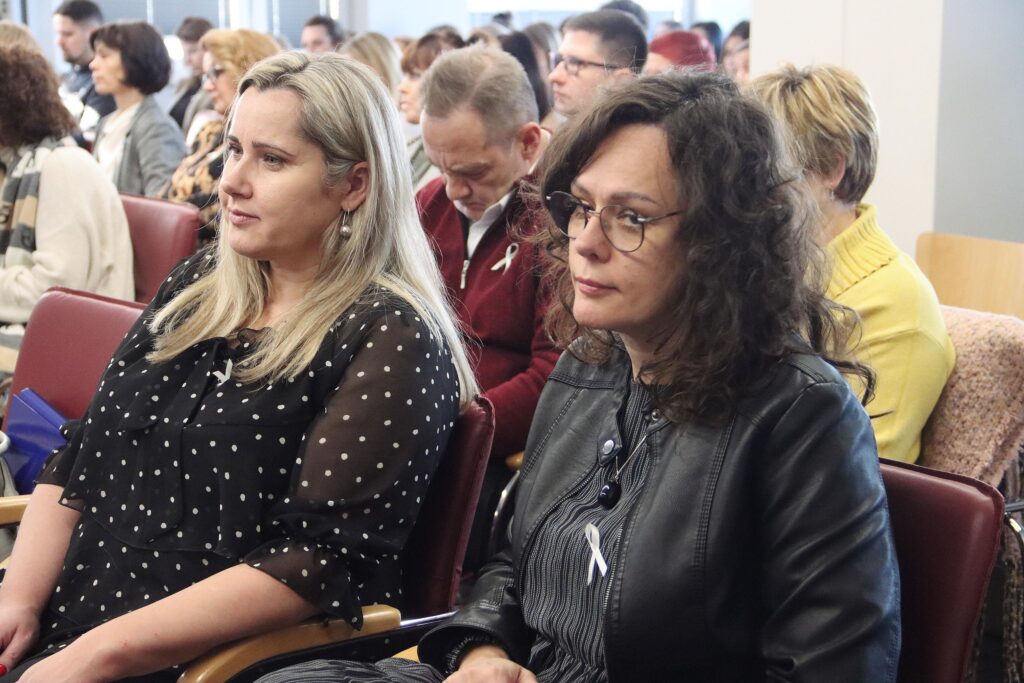 IMG_9786_edytowano-Copy-1024x683 Kampania „Biała Wstążka” w Tarnowie pod hasłem „Pomoc dziecku krzywdzonemu”