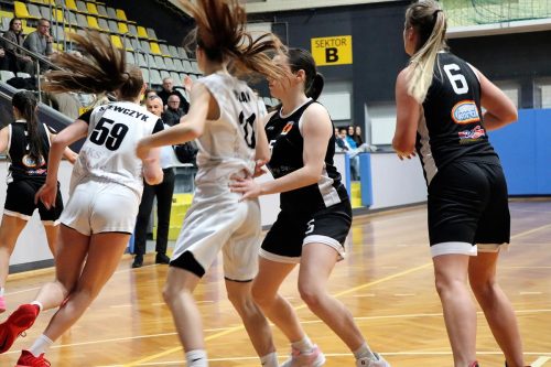4-copy 2 Liga Kobiet. MKS Pałac Młodzieży Tarnów vs UKS ŻAK Nowy Sącz