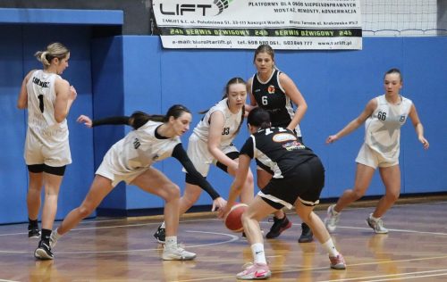 5-copy 2 Liga Kobiet. MKS Pałac Młodzieży Tarnów vs UKS ŻAK Nowy Sącz