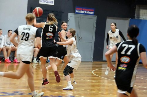 img-4185-edytowano-copy 2 Liga Kobiet. MKS Pałac Młodzieży Tarnów vs UKS ŻAK Nowy Sącz
