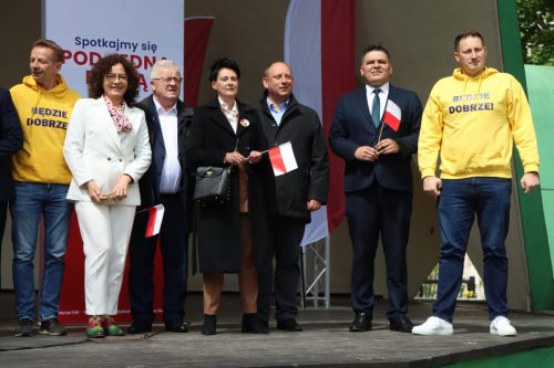 16-copy Spotkajmy się pod jedną flagą – Szymon Hołownia w Tarnowie