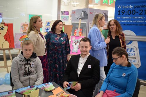 22-copy „Obrazy, które budują mosty”