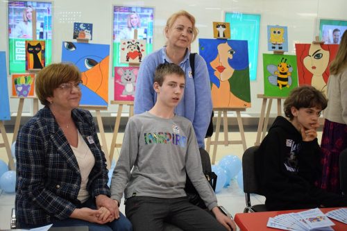 6-copy „Obrazy, które budują mosty”