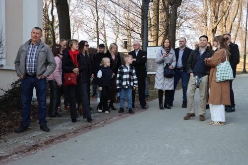 27 O wystawie „Dom Istot Wielu” Michała Tokarza