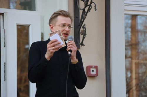 8 O wystawie „Dom Istot Wielu” Michała Tokarza