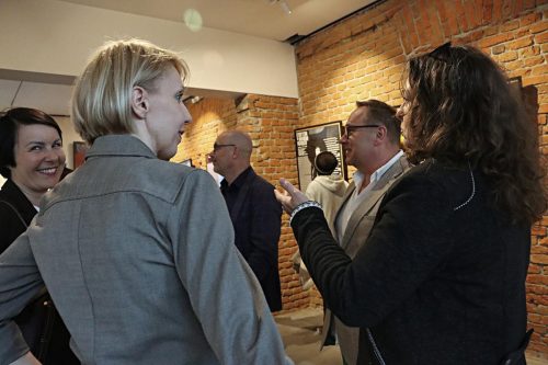 img-9021-edytowano-copy Kalejdoskop kobiecości i natury. Plakaty Moniki Starowicz w Galerii Bema 20