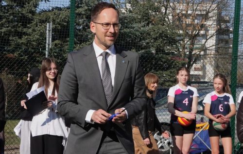 10-copy „Nowoczesne boisko dla uczniów – inwestycja w zdrowie, rozwój i bezpieczną przyszłość młodych tarnowian”