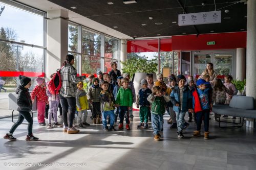 Z9A6523-8 CSM - Psoty, piosenki i gromkie brawa – „Pchła Szachrajka” oczarowała dzieci