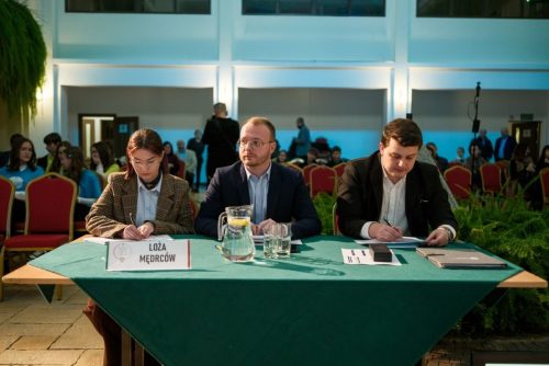 WUM19012026WLD0001_2 Uczniowie z Mikołajowic zwycięzcami IV Ligi Debat Oksfordzkich
