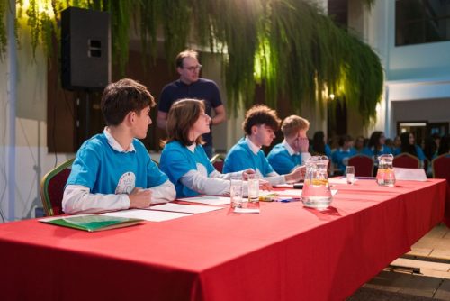 WUM19012026WLD0004_2 Uczniowie z Mikołajowic zwycięzcami IV Ligi Debat Oksfordzkich