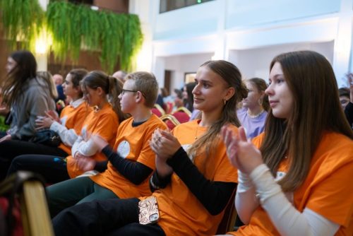 WUM19012026WLD0011_2 Uczniowie z Mikołajowic zwycięzcami IV Ligi Debat Oksfordzkich