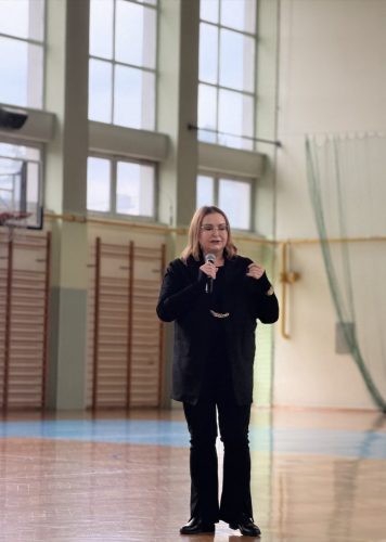 Spotkanie-w-szkole-w-Tuchowie-02 Nie oceniajmy – starajmy się zrozumieć