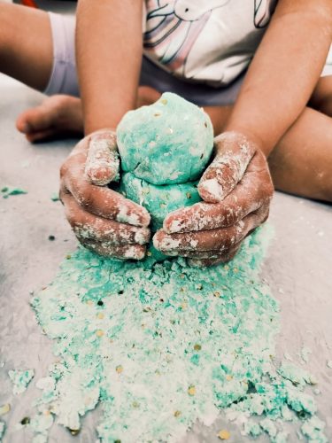 Darmowe-konsultacje-2025-17 „Październik z darmowymi konsultacjami dla rodziców i dzieci w Tarnowie”