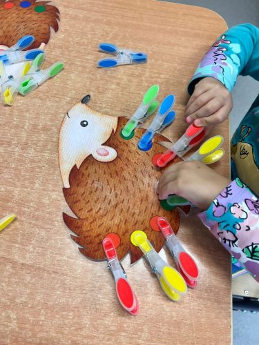 Darmowe-konsultacje-2025-18 „Październik z darmowymi konsultacjami dla rodziców i dzieci w Tarnowie”