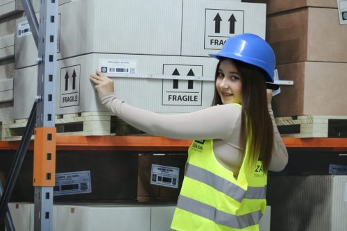 Technikum-im.-Jozefa-Pilsudskiego-w-Brzesku-–-pracownia-logistyki   Zaprogramowani na konkret