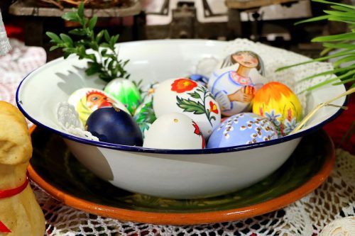 2-edytowano-copy „Wielkanoc zaklęta w tradycji – barwy, które pamiętają pokolenia”