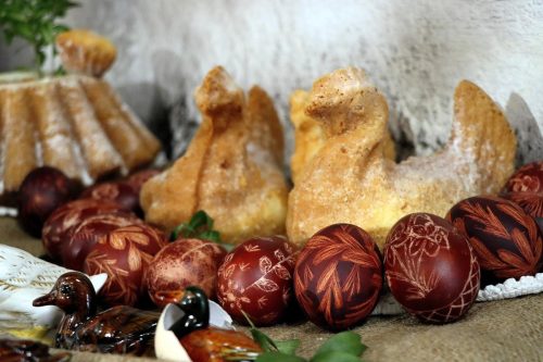 3-edytowano-copy „Wielkanoc zaklęta w tradycji – barwy, które pamiętają pokolenia”