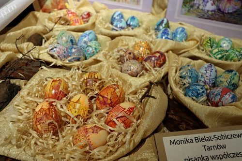 4a-copy „Wielkanoc zaklęta w tradycji – barwy, które pamiętają pokolenia”