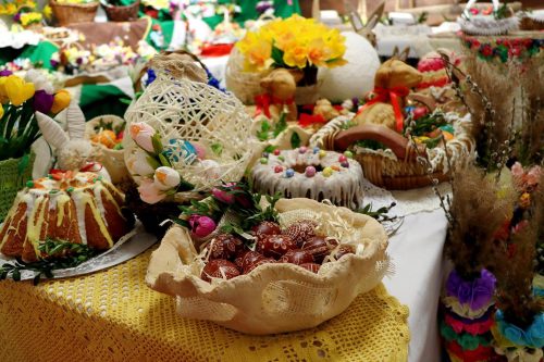 4b-copy „Wielkanoc zaklęta w tradycji – barwy, które pamiętają pokolenia”