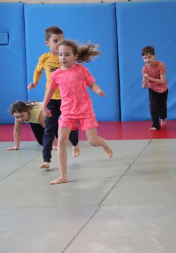 4 Zimowe półkolonie w Pałacu Młodzieży – kreatywne ferie dla dzieci