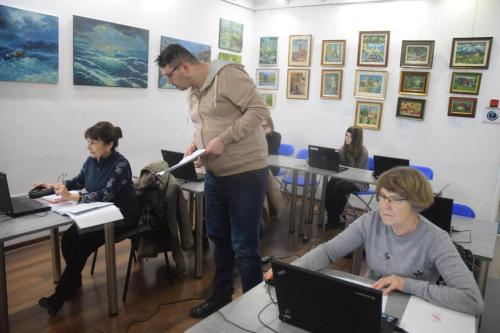 4-copy „Rodzinne historie w cyfrowym świecie” – warsztaty komputerowe dla seniorów