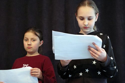 4 Teatr, który rozwija. Warsztaty Teatralne w projekcie „PoMOCNY Tarnów”