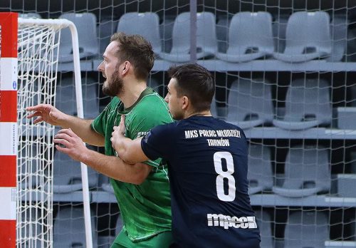 16-copy Spotkanie sparingowe Handball Pałac Tarnów vs AZS AGH Kraków. Wynik 28:35
