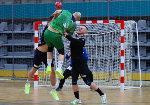 3-copy Spotkanie sparingowe Handball Pałac Tarnów vs AZS AGH Kraków. Wynik 28:35