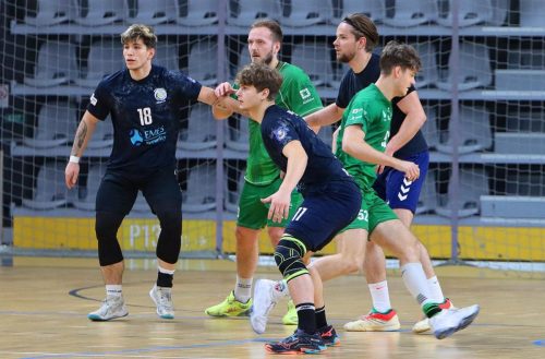 7-copy Spotkanie sparingowe Handball Pałac Tarnów vs AZS AGH Kraków. Wynik 28:35
