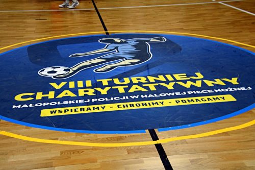 01 Policjanci zagrali charytatywnie