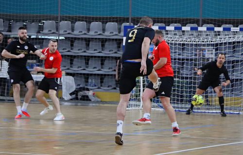 11 Policjanci zagrali charytatywnie