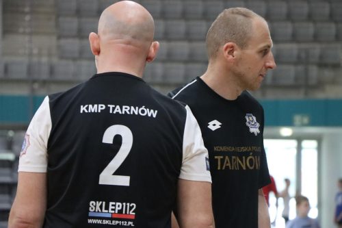 13 Policjanci zagrali charytatywnie