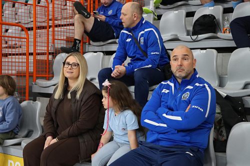 15 Policjanci zagrali charytatywnie