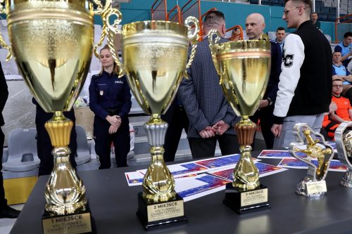 3 Policjanci zagrali charytatywnie