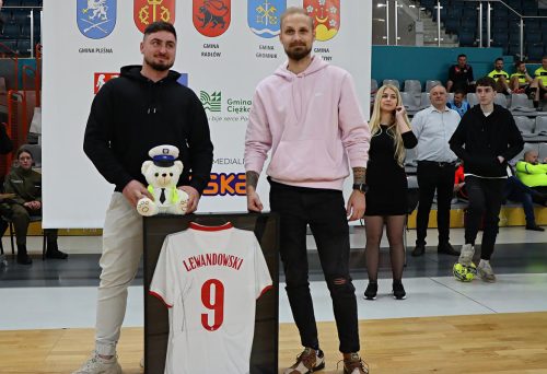 33 Policjanci zagrali charytatywnie