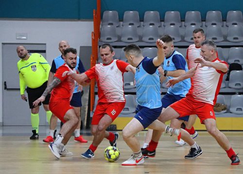 3b Policjanci zagrali charytatywnie