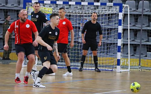 4 Policjanci zagrali charytatywnie