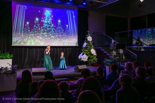 Senior-30 Kolędowanie międzypokoleniowe w ramach cyklu Senior w Centrum