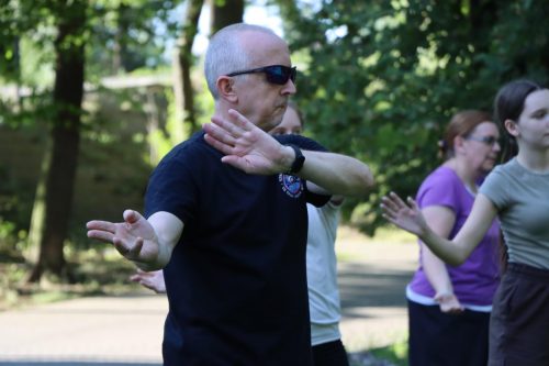 17 Harmonia ciała i umysłu. Bezpłatne Tai Chi na świeżym powietrzu