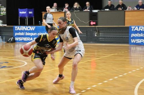11 Ćwierćfinał Mistrzostw Polski Kadetek U15 w koszykówce kobiet - Tarnów - hala Gumniska