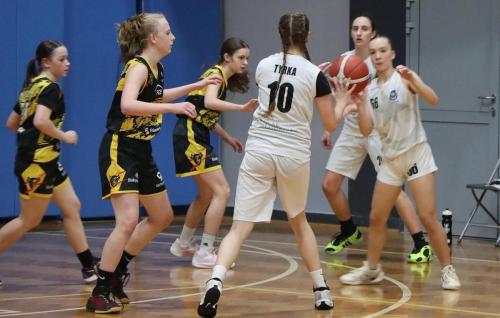 18 Ćwierćfinał Mistrzostw Polski Kadetek U15 w koszykówce kobiet - Tarnów - hala Gumniska