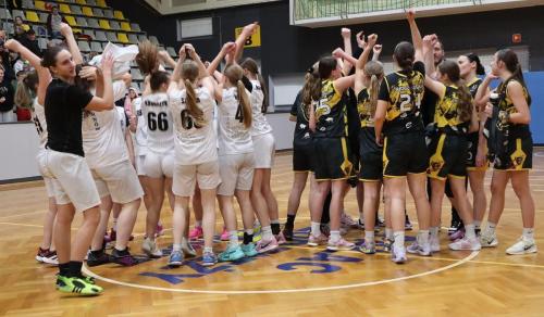 2 Ćwierćfinał Mistrzostw Polski Kadetek U15 w koszykówce kobiet - Tarnów - hala Gumniska