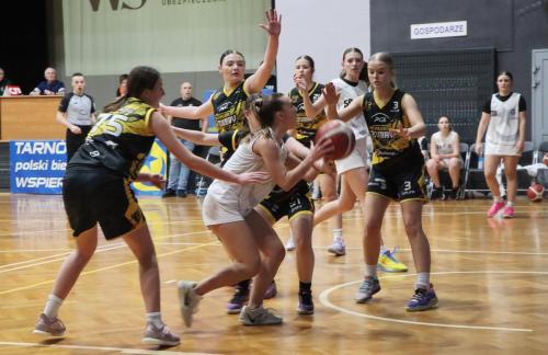5b-edytowano-copy Ćwierćfinał Mistrzostw Polski Kadetek U15 w koszykówce kobiet - Tarnów - hala Gumniska