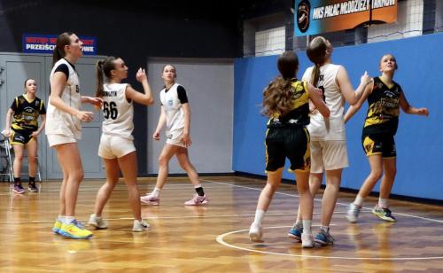 img-0152-edytowano-copy Ćwierćfinał Mistrzostw Polski Kadetek U15 w koszykówce kobiet - Tarnów - hala Gumniska