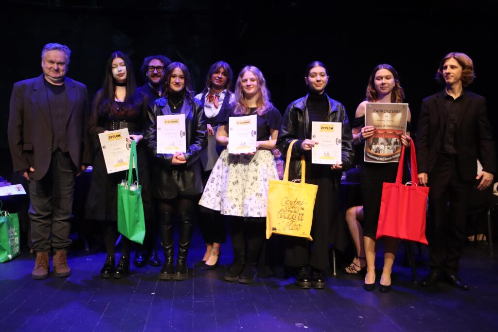 Piosenka-19-1024x683 Piosenka jest dobra na wszystko – finał wojewódzkiego konkursu wokalnego poświęconego twórczości Kabaretu Starszych Panów